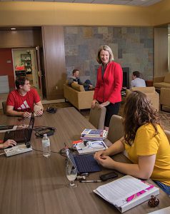 “KEEP FOCUSED ON THE GOOD YOU ARE SEEKING TO DO” Elizabeth Lynn, Ph.D., founded the Center for Civic Reflection at Valparaiso University.